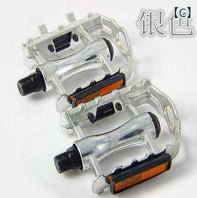 フロントップ楽天市場店の自転車 ペダル 発光 ボールベアリング 軽量 アルミ合金 マウンテンバイク ロードバイク サイクリング 交換部品 夜間走行 滑り止め 青 黒 紫 銀｜アングル3