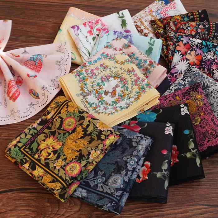 Cotton - ハンカチ レディース 女性用 綿 花柄プリント 薄手 軽量 吸水性 ソフト 上品 エレガント フェミニン 普段使い 携帯用 正方形 43cm角