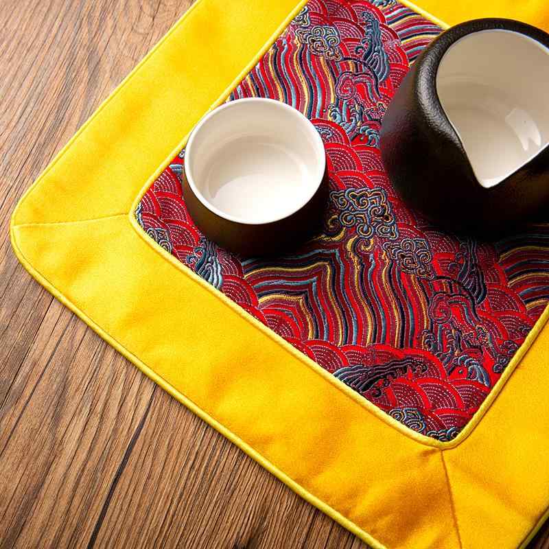ランチョンマット 布 おしゃれ 小さめ ティータオル 布巾 和風 刺繍 吸水 断熱 厚手 正方形 コースター 茶道 茶色 赤 緑