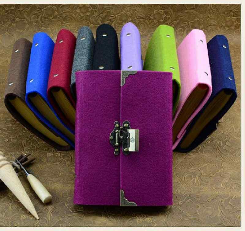 ノート フェルト 鍵 ロック ルーズリーフ バインダー式 レトロ クラシック 日記帳 手帳 おしゃれ 文房具 個人用 秘密 ビジネス プレゼント ピンク ブラック 多色展開