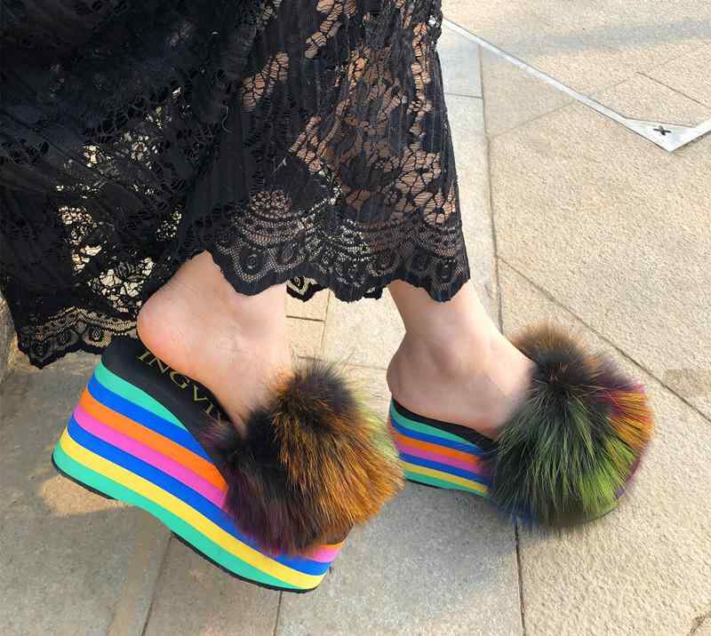 サンダル レディース 女性用 厚底 フラッフィー 春夏 ワンストラップ スリッパ カラフル EVA 軽量 タウン リゾート