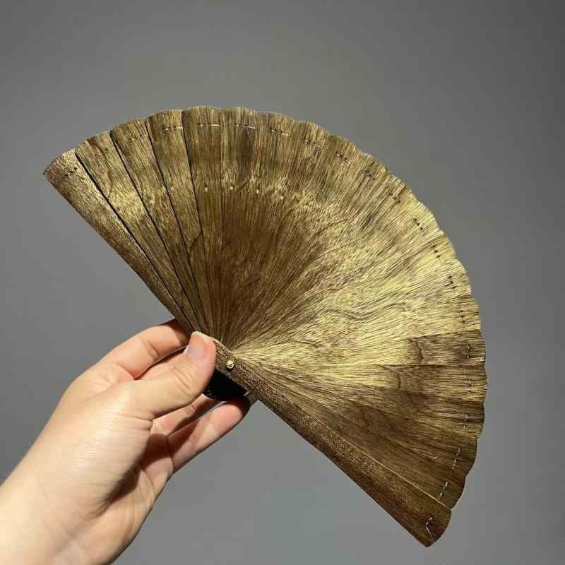 扇子 金糸楠木 黒金 小さめ 折りたたみ 携帯便利 夏 普段使い 中国風