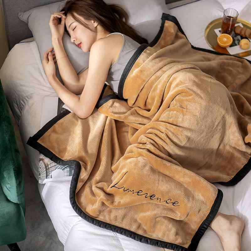 ブランケット 車用 オフィス 昼寝 携帯用 夏 フランネル ソファ ひざ掛け 薄手 軽量 コンパクト 無地 ..