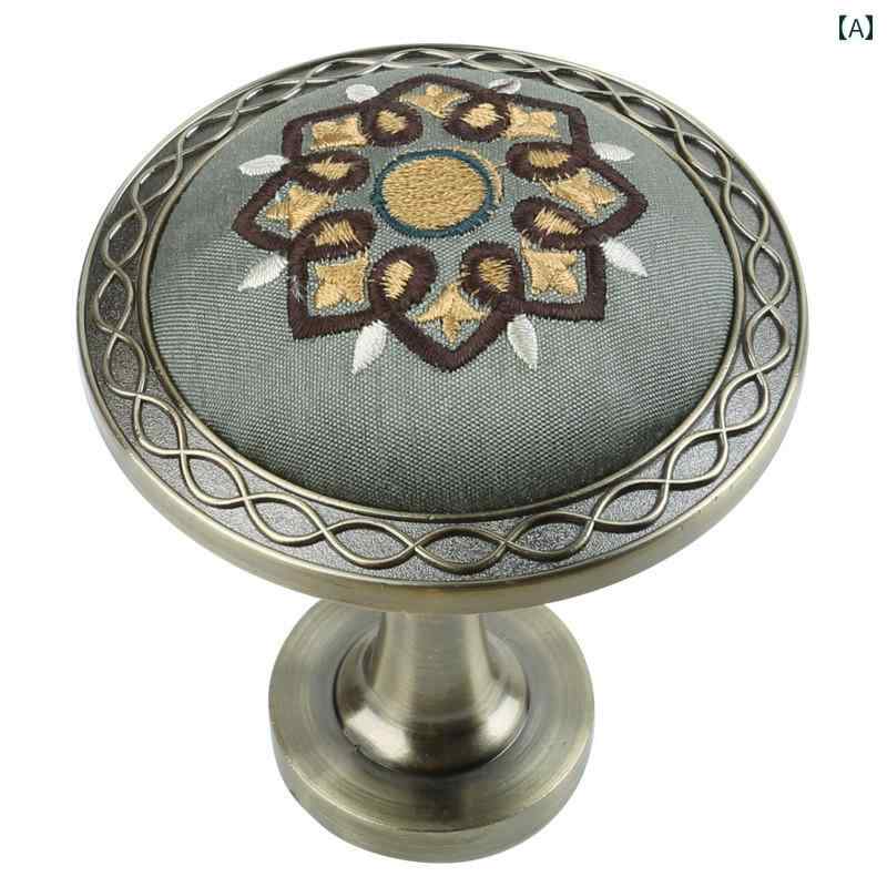 カーテンアクセサリー ヨーロピアン フレンチスタイル エレガント クラシック アンティーク調 刺繍 布製 ウォールフック 金属製 実用 装飾 インテリア ペア