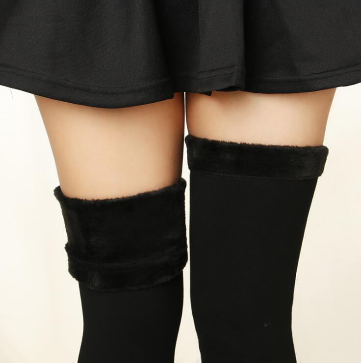 ・対象: 大人・ケア部位: 膝・サイズ: フリーサイズ・カラー展開: ブラック・柄: レッドメープル.スカル.ラインストーンアンカー.ダンスキング.ラインストーンクラウン