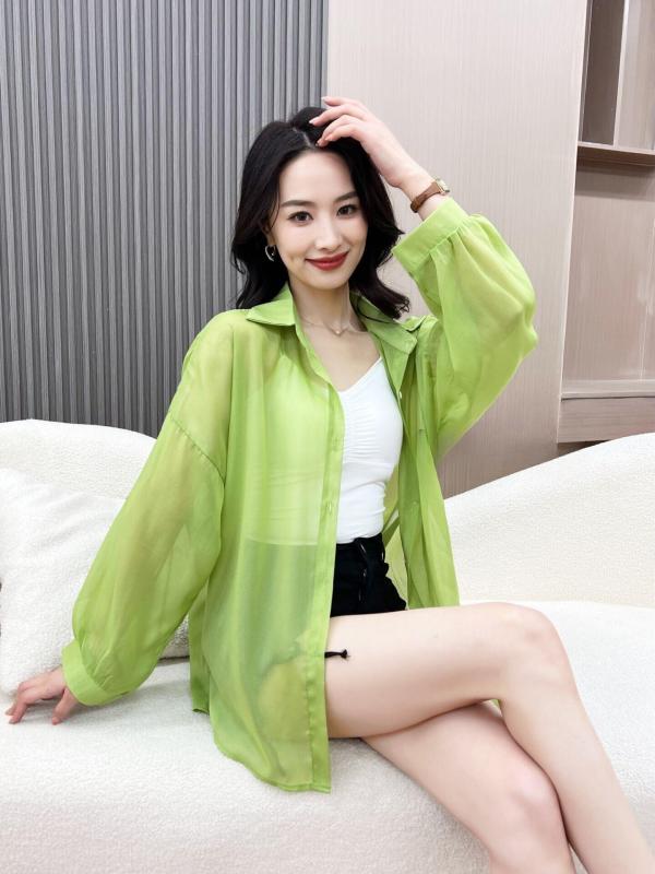 Rakuten - シャツ レディース おしゃれ パール調 シフォン 透け感 シアー 夏 薄手 微 長袖 アウター 日焼け防止 ゆったり カジュアル