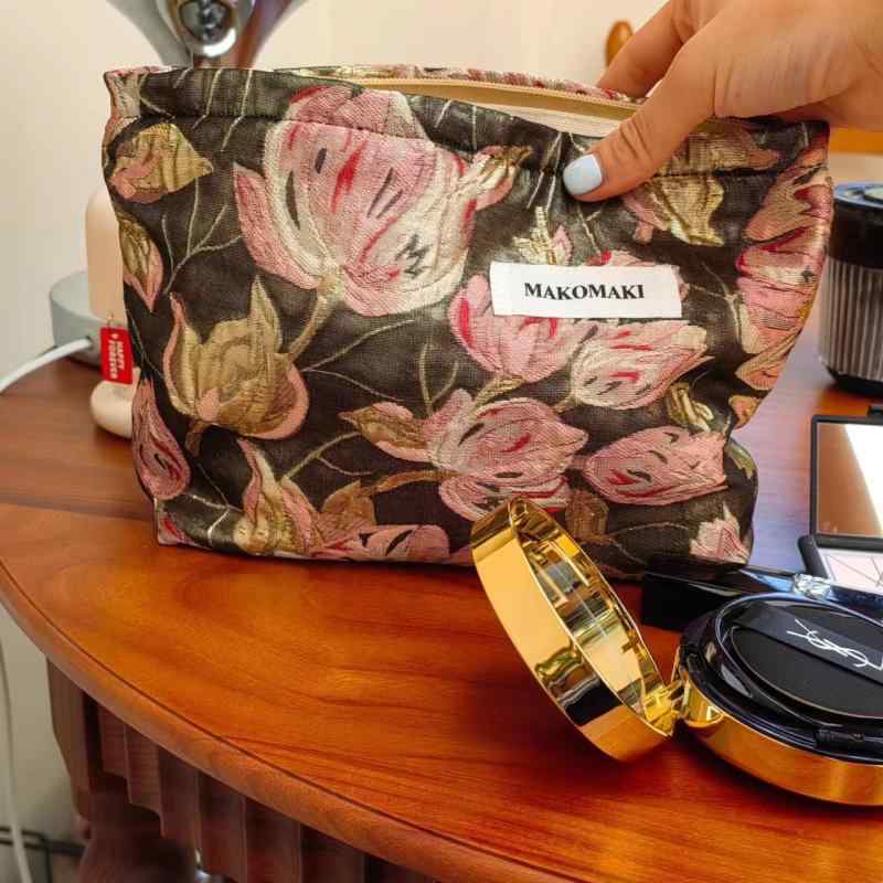 楽天フロントップ楽天市場店化粧 ポーチ 布製 キャンバス 大容量 花柄 ジャカード織り インナーバッグ スキンケア サニタリー用品 携帯便利 旅行 出張 母の日 ギフト おしゃれ ファスナー開閉