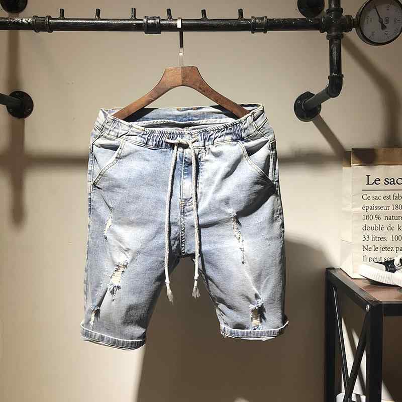 ・デザイン: 5ポケット・加工: ウォッシュ.ヒゲ加工.ダメージ加工・ウエスト: ミドルウエスト・丈: ショートパンツ（膝上丈）・サイズ展開: 28.29.30.31.32.33.34.36・素材: コットンストレッチデニム・スタイル: モダンカジュアル.・対象: ・前開き: ジッパーフライ・シーン: カジュアル・裾: ストレート・シルエット: レギュラーフィットストレート・厚さ: レギュラー・カラー: ライトブルー