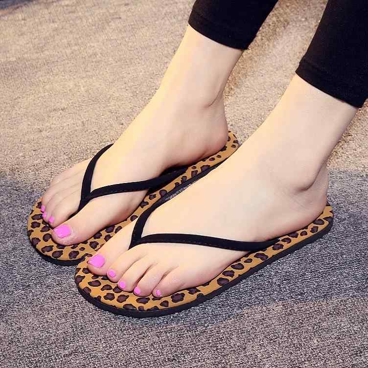 ビーチサンダル レディース 春夏 フラット ぺたんこ 滑り止め ゴム底 無地 ヒョウ柄 ゼブラ柄 カジュアル 普段使い プラスチック PUレザー スエード調 ローマ風 スウィート