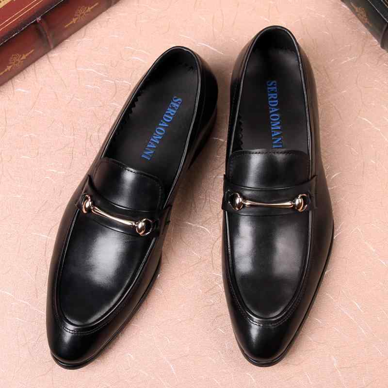 ローファー メンズ スリッポン 革 ホースビット メタルバックル 牛革 ブリティッシュ ビジネス カジュアル ポインテッドトゥ ローヒール 通気性 普段使い 春秋 ワインレッド ブラック ラバーソール