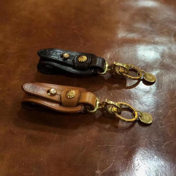 キーホルダー メンズ 牛革 ハンドメイド レトロ ヴィンテージ フック式 車鍵 ウエスト ベルト用 スタイリッシュ おしゃれ カーキーリング