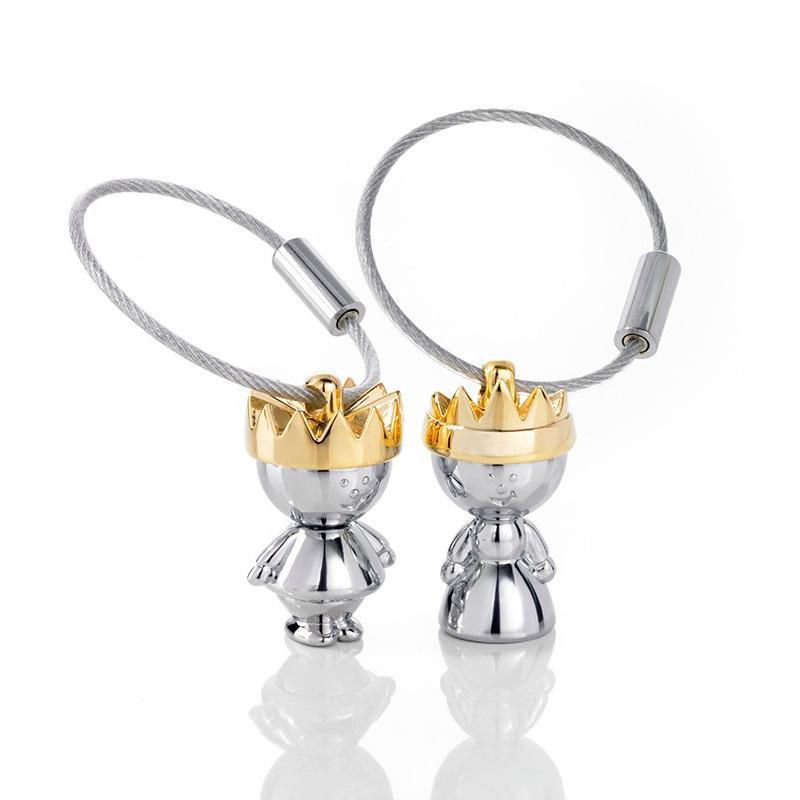 キーホルダー ペア カップル 国王王妃 キングクイーン 王冠 メタル 金属製 ステンレス製 合金製 スチールワイヤー キーリング おしゃれ プレゼント ギフト 記念日 誕生日 お揃い