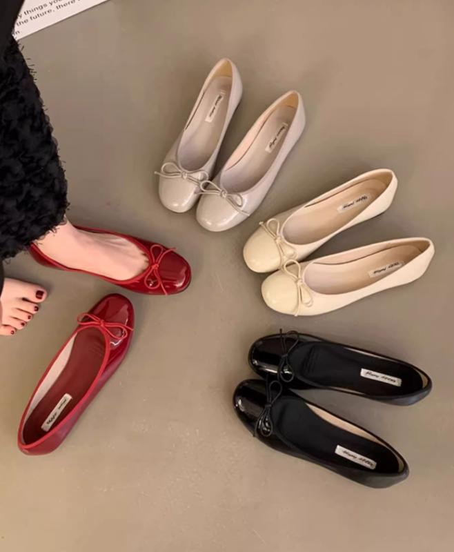 パンプス リボン フラットシューズ レディース おしゃれ 歩きやすい 痛くなりにくい 柔らかい ぺたんこ ローヒール PU ソフト ラウンドトゥ 浅履き バレエ 靴 春夏 韓国 カジュアル シンプル 無地 普段使い オフィス 黒 赤 アイボリー