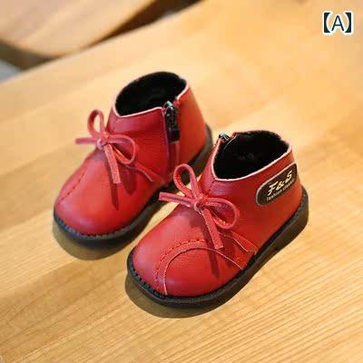 機能: 滑り止め 閉じ方: サイドジッパー サイズ: 内長11.5cm.内長12cm.内長12.5cm 対象: 女児 デザイン: ステッチ入り カラー: レッド.ブラック.ピンク 靴底素材: ゴム アッパー素材: 合皮 タイプ: ファーストシューズ