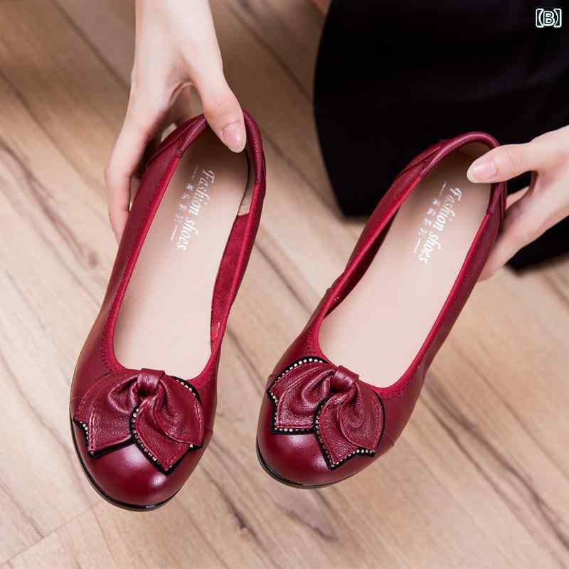 パンプス ローヒール フラット 靴 レディース 革 シューズ 春秋 柔らかい ビーニー ウェッジ ソール ミセス 韓国 歩きやすい ラウンドトゥ リボン かわいい 黒 赤 青