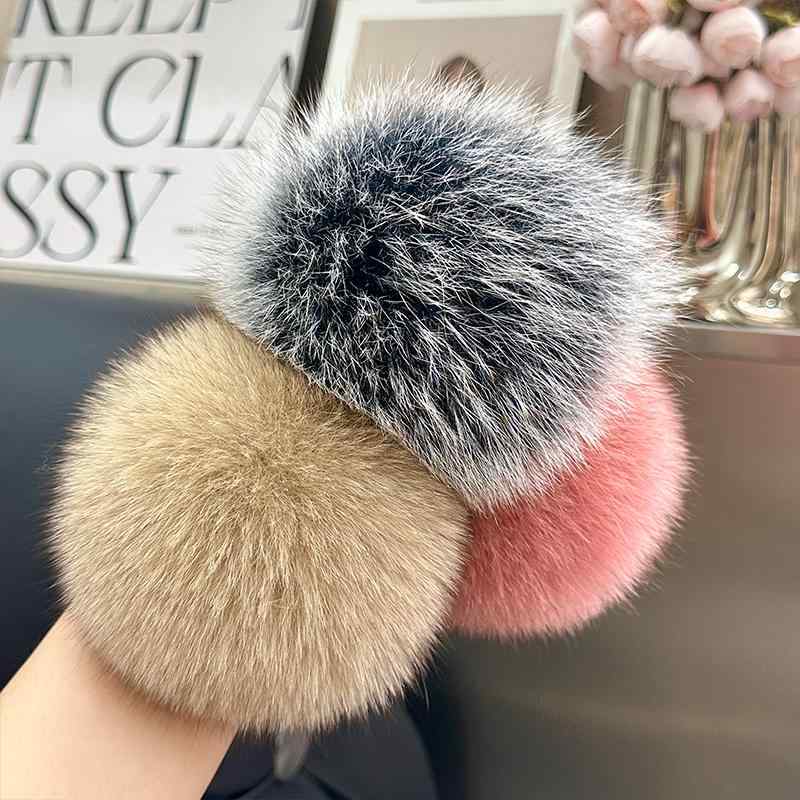 キーホルダー おしゃれ ふわふわ 柔らかい フォックス ファー ボール 韓国 バッグ チャーム 車鍵 アクセサリー お揃い 友達 カップル ギフト 黒 ピンク 白
