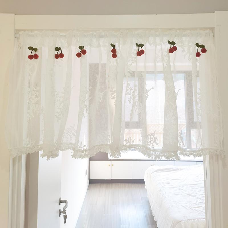 カフェ カーテン おしゃれ さくらんぼ アメリカン カントリー風 ハーフサイズ ガーゼ レトロ 遮光 棚隠し 防塵 日除け 仕切り 小窓 リビング キッチン 新生活 インテリア 白