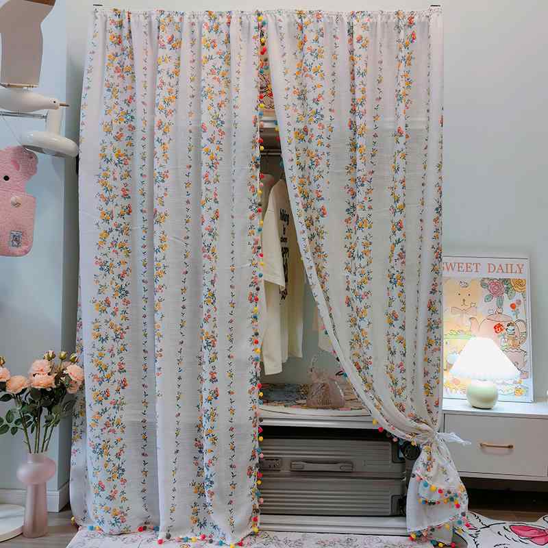 カーテン おしゃれ 花柄 ポンポン カラフル レトロ シンプル 遮光 防塵 棚隠し 仕切り ワードローブ リ..