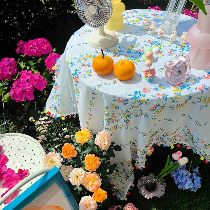 可愛い テーブルクロス 花柄 カラフル ポンポン ガーリー レトロ コットン リネン 防塵 傷防止 食卓カバー リビング 寝室 インテリア 模様替え 新生活