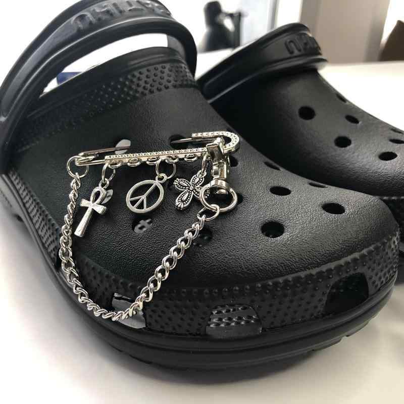 靴 に 付ける アクセサリー スニーカー ヒップホップ 装飾 チェーン サンダル コートピン シルバー クロス 招き猫 ランプ 揺れる かっこいい メンズ 小物