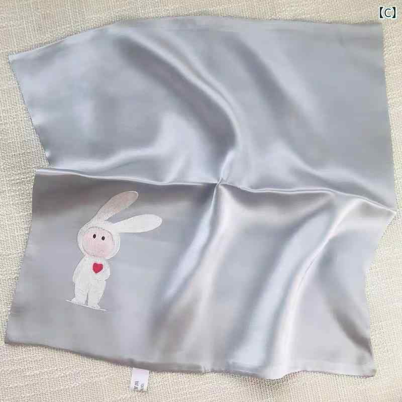 フロントップ楽天市場店のハンカチ レディース ギフト 母の日 二重 刺繍 うさぎ 汗拭き 柔らかい かわいい 光沢 普段使い 旅行 ワンポイント シンプル 白 黄色 グレー｜アングル3