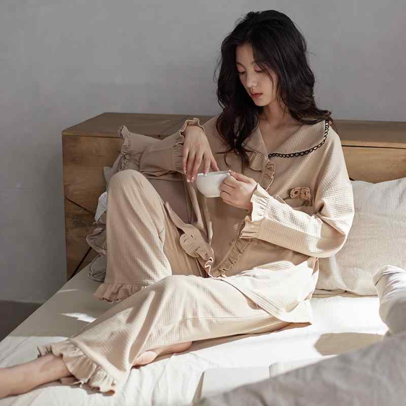 パジャマ レディース かわいい セットアップ 上下 大きいサイズ コットン ワッフル 前開き 長袖 長ズボン ボタン ウエストゴム ポケット 開襟 ルームウェア 部屋着 寝巻き 春秋 リラックス ゆったり 柔らかい 快適 花 フリル アシンメトリー