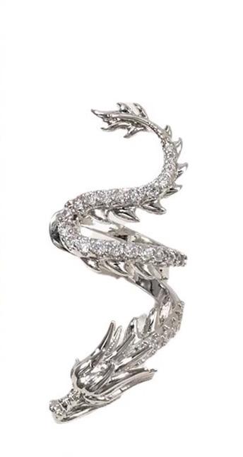 イヤーカフ レディース 耳飾り イヤークリップ 華やか 吉祥 アクセサリー ラインストーン キラキラ 装飾 小物 個性的 エレガント シルバー ゴールド ドラゴン