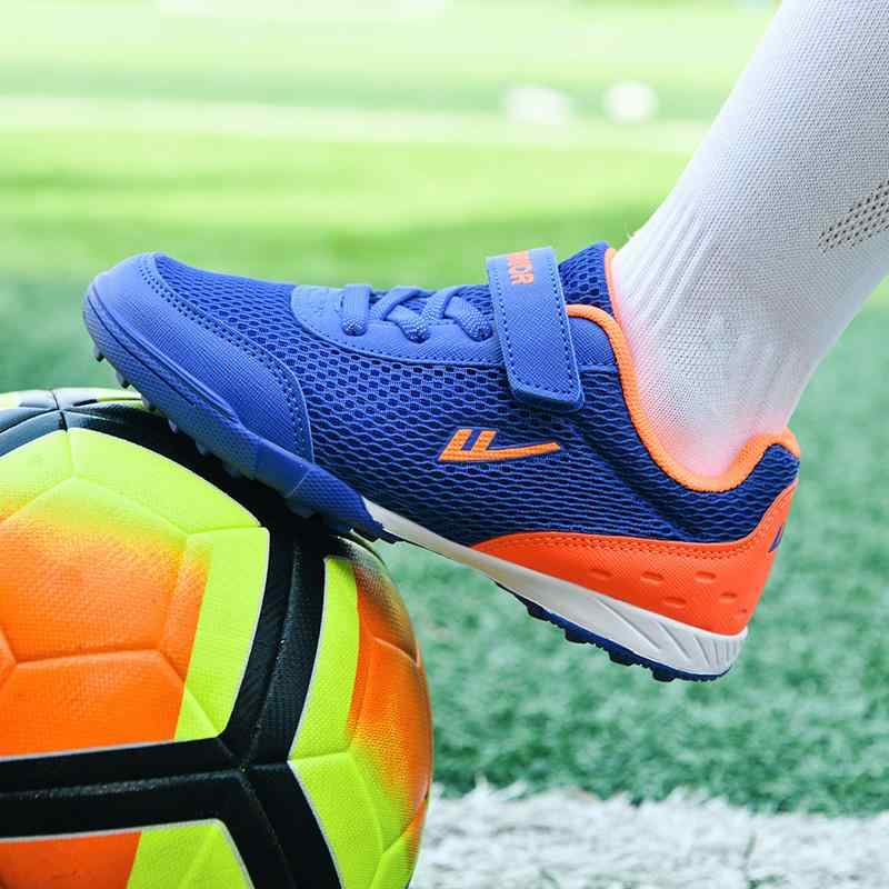 サッカースパイク ジュニア 男の子 女の子 男女兼用 夏 通気性 耐摩耗 トレーニング シューズ 衝撃吸収 軽量 防水 吸汗性 速乾性 PU 黒 青 緑 滑り止め