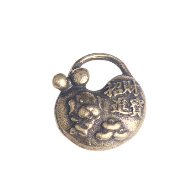 ペンダントトップのみ 中国風 アンティーク調 真鍮 小型 工芸品 お守り 吊り下げ パーツ チャーム キーホルダー 装飾 ハンドメイド アクセサリー 個性的 漢字