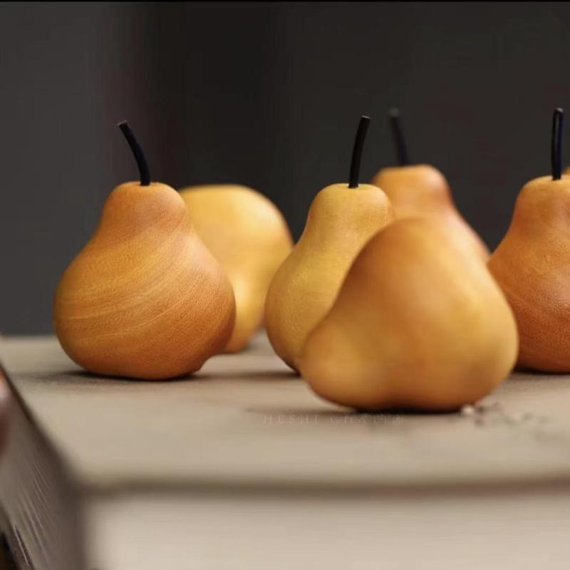 木製 オブジェ 北欧 サンダルウッド 木彫り 梨 フルーツ かわいい 小さめ 装飾 インテリア シンプル ナチュラル おしゃれ リビング 玄関 卓上 プレゼント 韓国