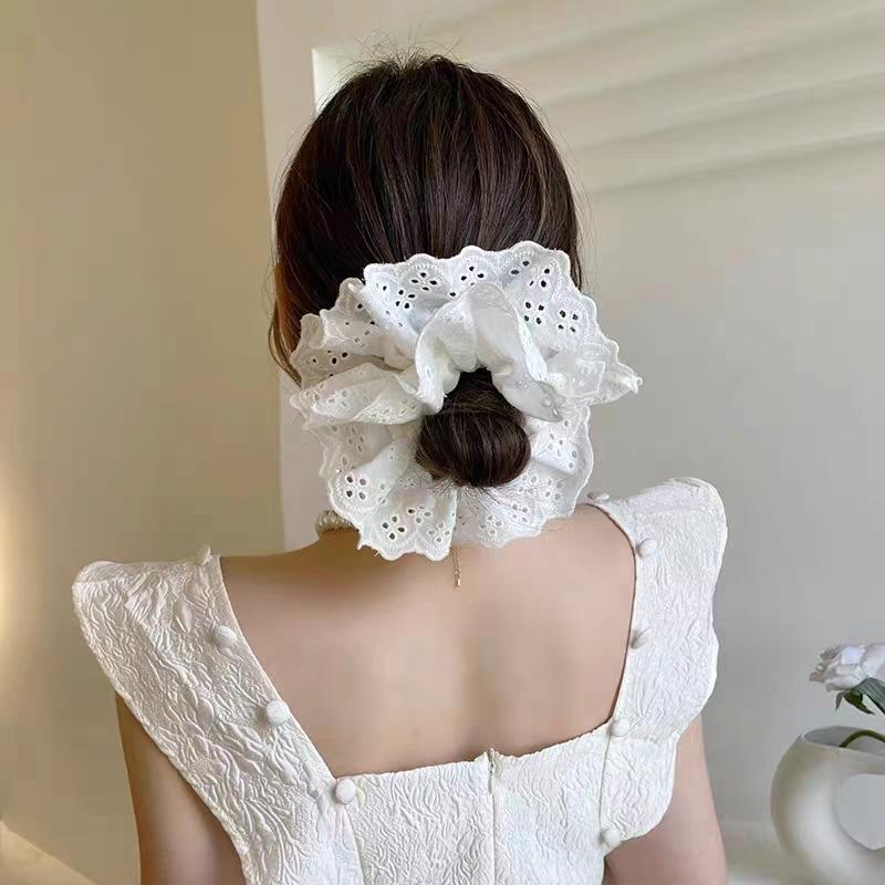 シュシュ 大きめ 白 黒 赤 レース チェック 韓国 フリル レディース シンプル カジュアル おしゃれ 普段使い ヘアアクセサリー おでかけ パーティー