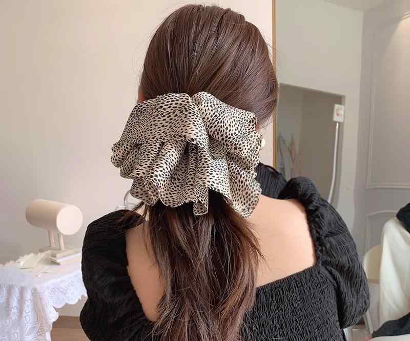 シュシュ 大きめ 韓国 ヒョウ柄 レディース ポニーテール ヘアアクセサリー 黒 カジュアル おしゃれ 普段使い おでかけ お団子