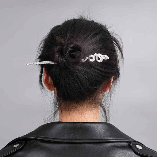 かんざし 一本 蛇 新年 コスプレ ダーク ゴシック 頭飾り シルバー ヘアアクセサリー ピン 韓服 レトロ 金属 シンプル おしゃれ 白 青 アップスタイル かんざし 一本 蛇 新年 コスプレ ダーク ゴシック 頭飾り シルバー ヘアアクセサリー ピン 韓服 レトロ 金属 シンプル おしゃれ 白 青 アップスタイル