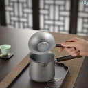 茶こし ティーストレーナー チタン シルバー 茶漉し 木柄 浅型 目の細かい 紅茶 煎茶 中国茶 茶道具 茶葉 フィルター ドリッパー 家庭用 来客 キッチン ...