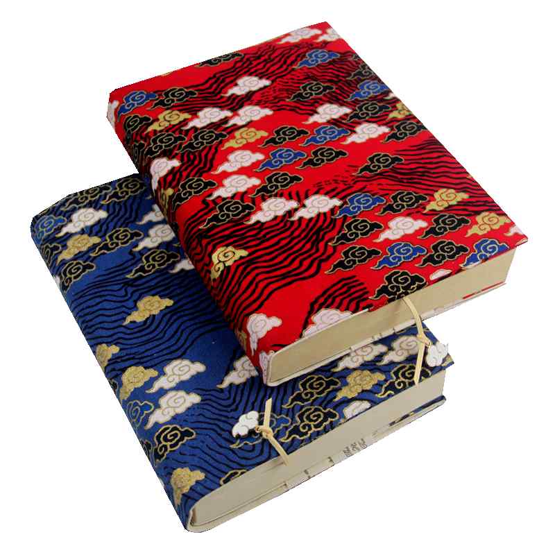 ブックカバー 布 A5 文庫本サイズ 書籍 手帳 ノート 保護 防汚 ヴィンテージ風 祥雲柄 調節可能 チャーム付き しおり紐 通勤 通学 読書 ギフト 青 赤