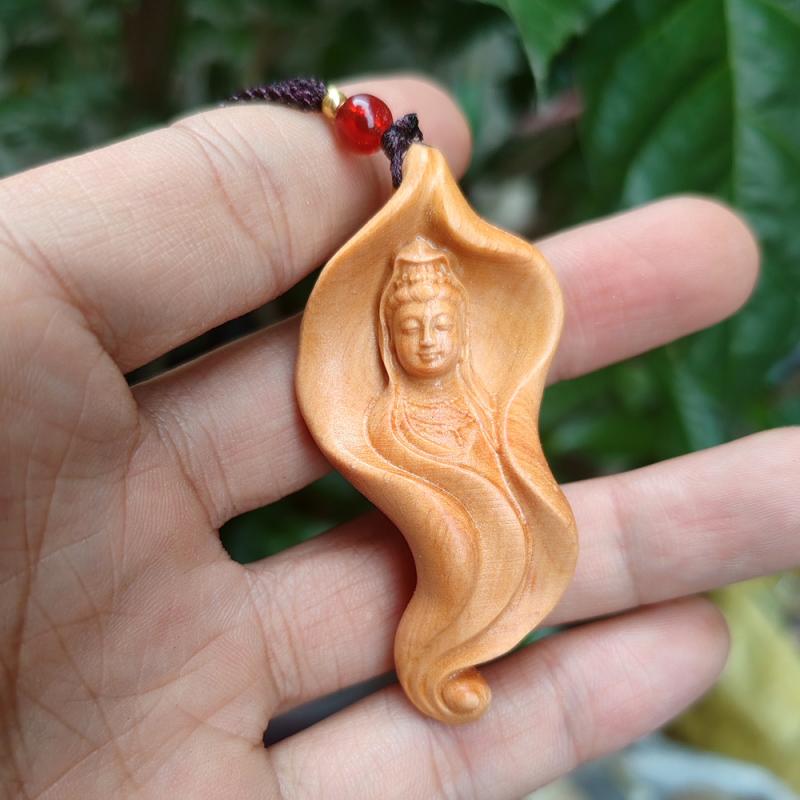 ペンダントトップ ネックレス アクセサリー キーホルダー ストラップ レディース メンズ 大人 蓮の葉 観音菩薩 工芸品 木彫り木製 お守り