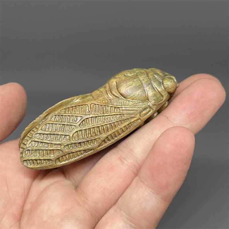 チャーム キーホルダー ペンダント トップ 工芸品 縁起物 木製 彫刻 ネックレス アクセサリー 小物 パーツ 装飾 飾り 個性的 おしゃれ 蝉(3)