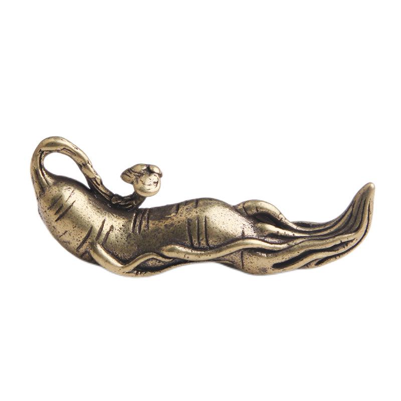 黄銅製 アンティーク調 人参 モチーフ キーホルダー 創意 吊り飾り ミニチュア 彫刻 風水 インテリア ..