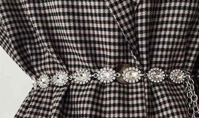 チェーンベルト レディース 装飾品 小物 アクセサリー ウエストマーク 合金 フック ストーン キラキラ 長さ調節可能 お呼ばれ デート きれいめ 銀