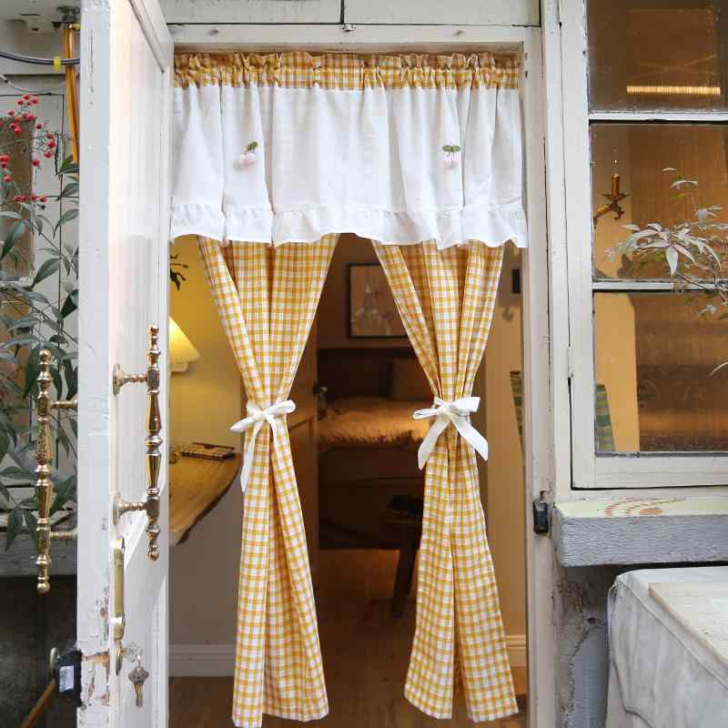 カフェ カーテン 生地 柔らかい 棒なし アメリカン カントリー ハーフ 小さめ 黄色 チェック 柄 白 綿 葉 ドア かわいい レイアウト フリル 二重
