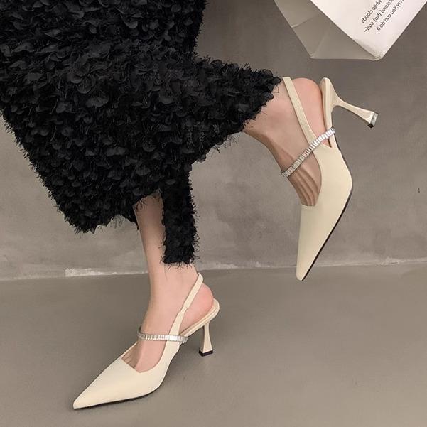 ポインテッドトゥ ミュール パンプス サンダル レディース ヒール つま先あり スリングバック ストラップ サテン 靴 シューズ 前ふさがり 歩きやすい 痛くなりにくい 美脚 韓国 おしゃれ 通勤 OL 女子会 普段使い アイボリー 黒 ラインストーン