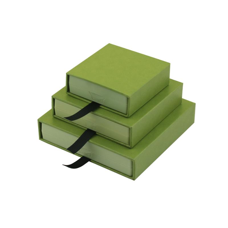 アクセサリーボックス コンパクト 韓国 レトロ 四角形 装飾品 耳飾り 指輪 ネックレス 収納 整理 ディスプレイ ほこり防止 シンプル 白 緑 黒