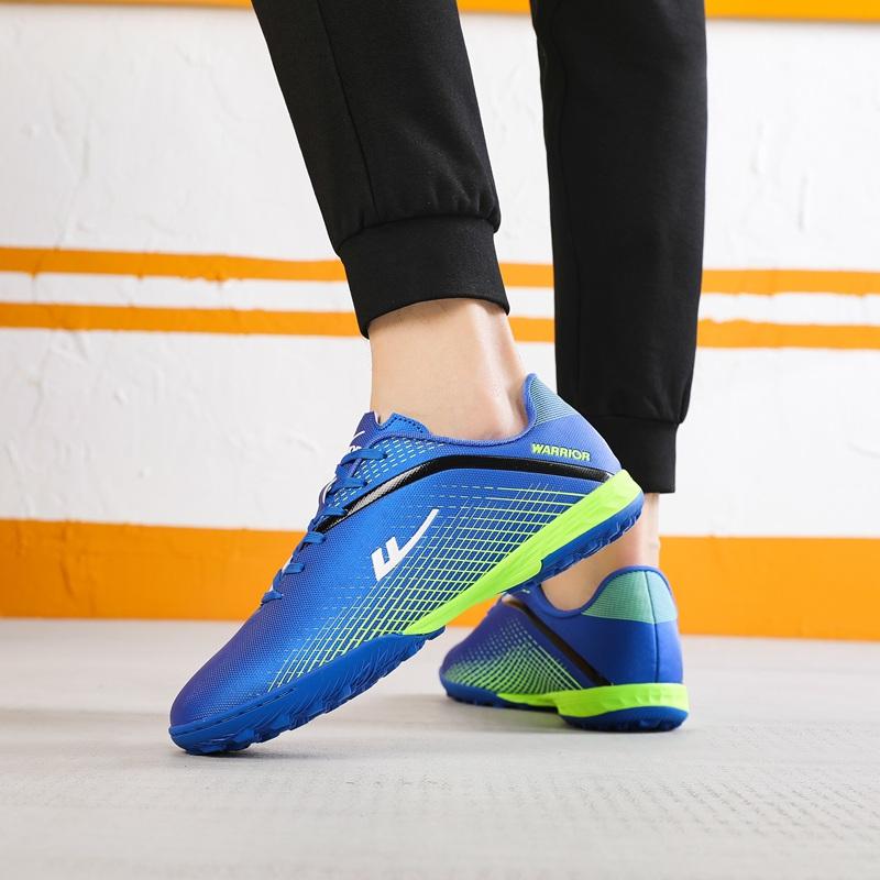 サッカースパイク ジュニア 大人 シューズ スポーツ 人工芝 ゲーム 滑り止め 通気性 軽量 耐衝撃 ゴム ..