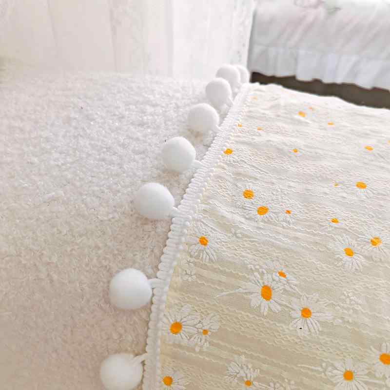 目隠し 布 小さめ スクエア ソファー カバー パソコン 扇風機 ティーセット ほこりよけ かわいい 4辺ポンポン さわやか 小花柄 アイボリー