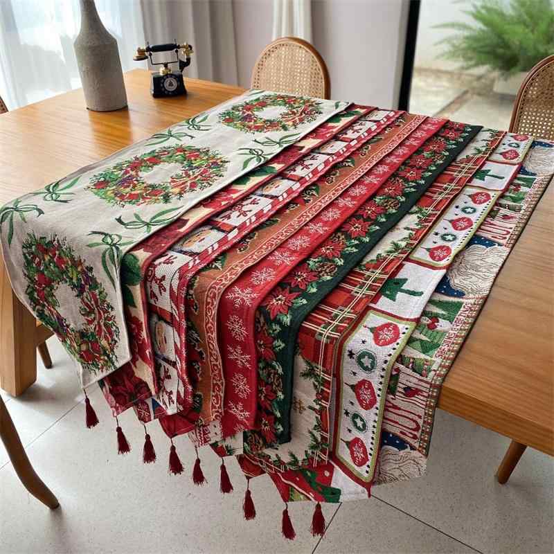 テーブルランナーおしゃれ クリスマス風 アメリカン 家庭用 ダイニング 大きめ ロング 装飾 飾り マット タッセル 花柄 サンタクロース トナカイ