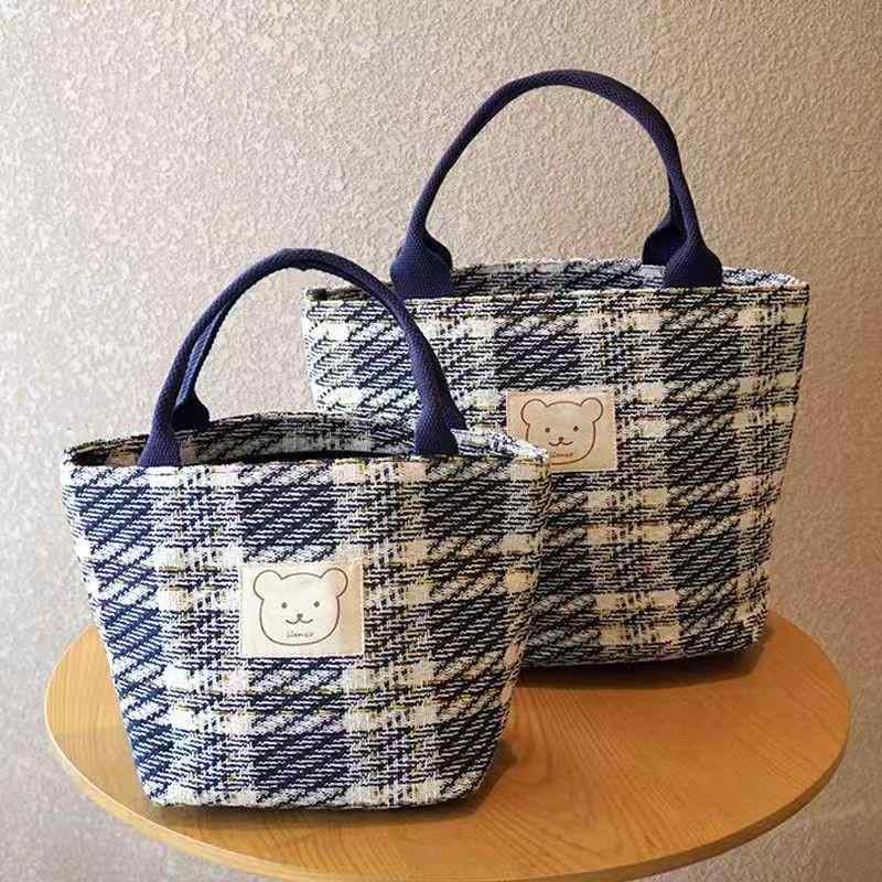 裏地素材：ポリエステル素材: 布
