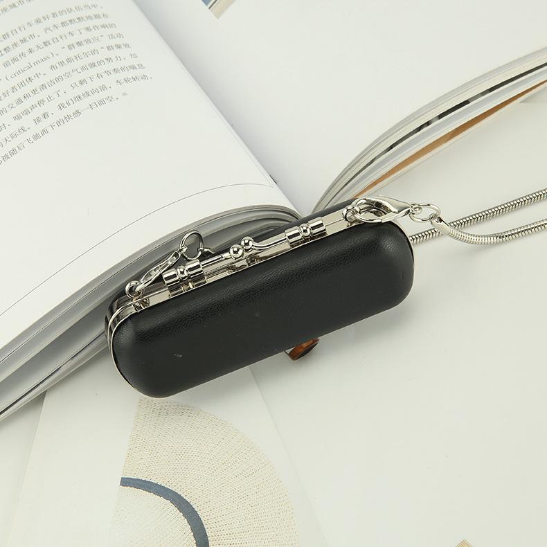 ミニ バッグ レディース チェーン ショルダー ブラック ホワイト 口金 小さめ おしゃれ 斜め掛け 装飾 シンプル 口紅