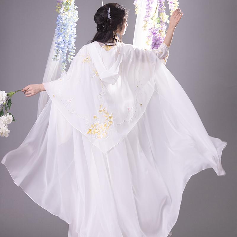 Women's Hanbok-style Cape, Shawl, Embroidered, Hooded, Long, Sun Protection, Retro, Tang Dynasty Style, Chinese Style, for Events, Stage Performances, Cosplay, Costumes, Theater, and Photography. Stylish, Elegant, Ethnic, White, Purple.