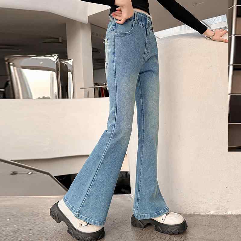 ウエストタイプ: ハイウエスト パンツ丈: ロング ウエスト仕様: ウエストゴム デザイン: ポケット付き.パイピング裏地 カラー: 有ポケット+パイピング裏地 性別: 女の子