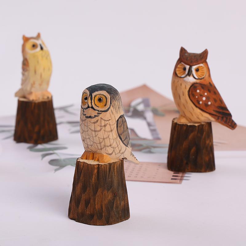 フクロウ 置物 玄関 おしゃれ 木彫り 耳 手描き風 おもちゃ 丸太 無垢材 飾り 工芸品 装飾 インテリア レイアウト 黒 茶 黄色